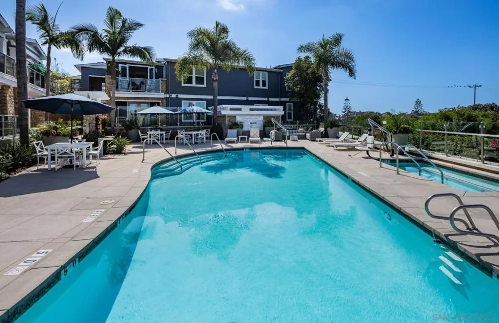 2351 Ocean St Carlsbad, CA 92008
