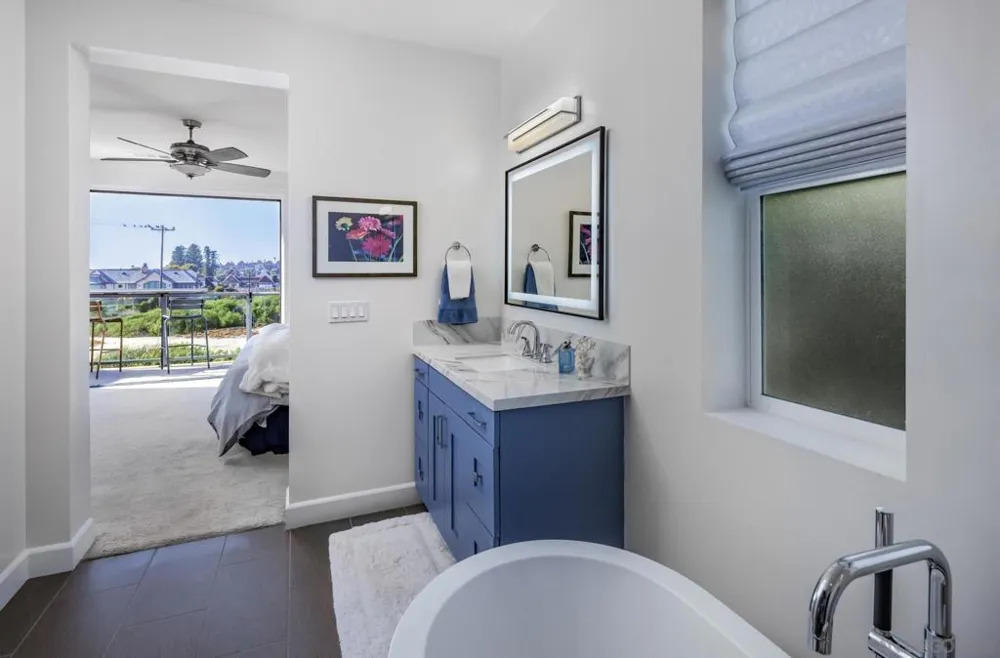 2351 Ocean St Carlsbad, CA 92008