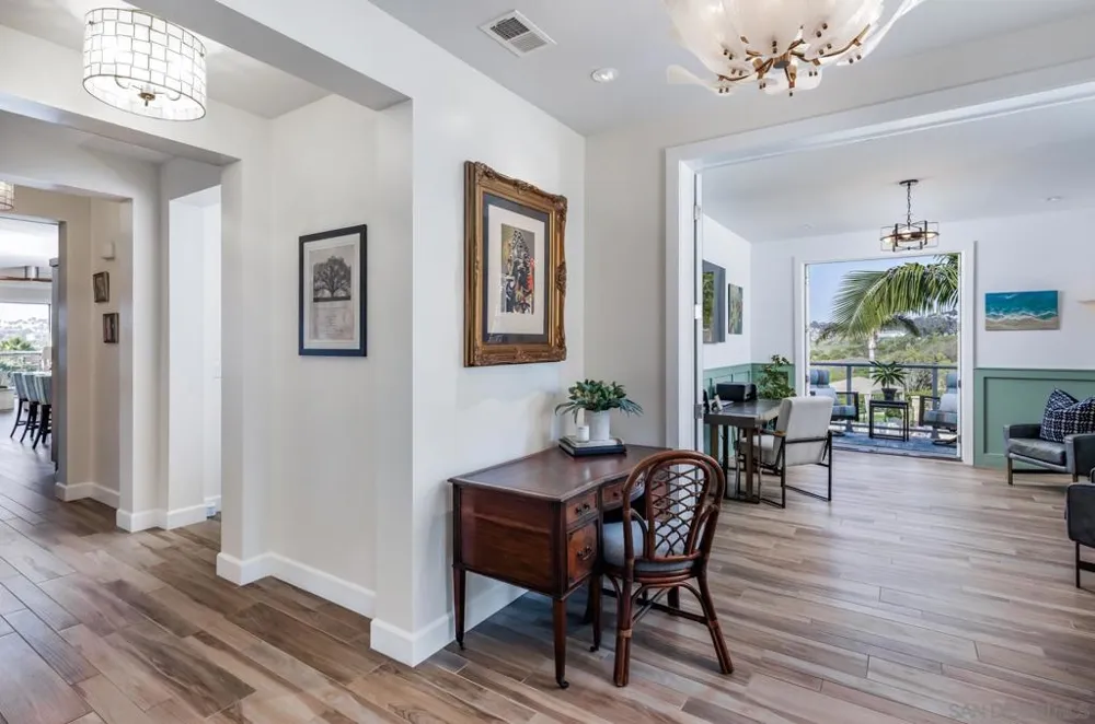 2351 Ocean St Carlsbad, CA 92008