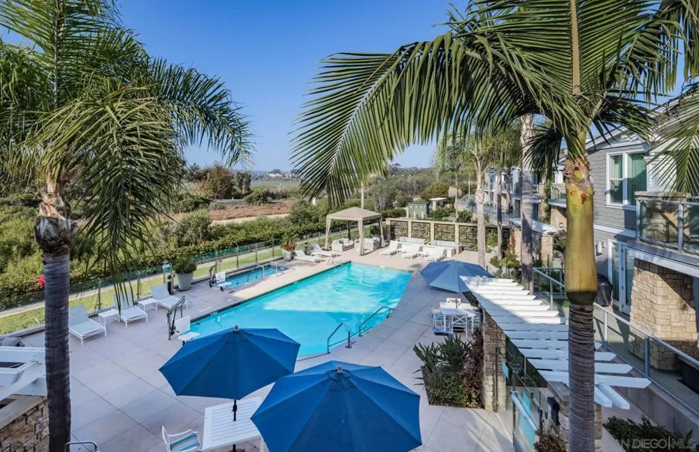 2351 Ocean St Carlsbad, CA 92008