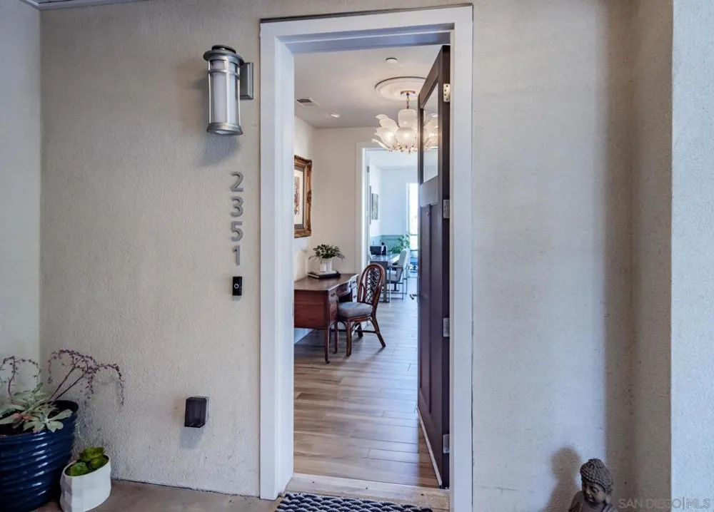 2351 Ocean St Carlsbad, CA 92008