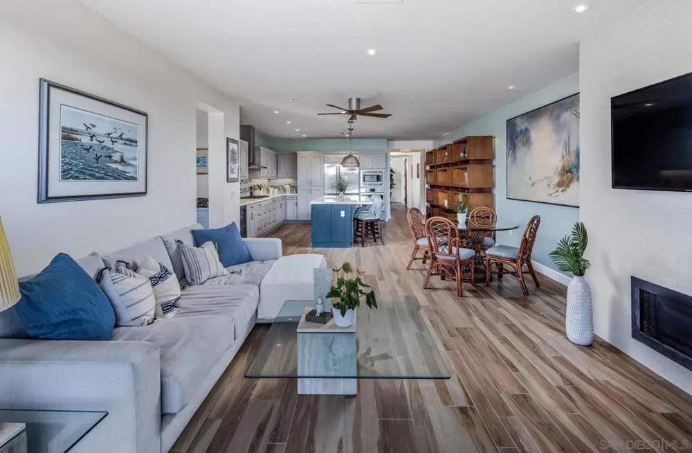 2351 Ocean St Carlsbad, CA 92008