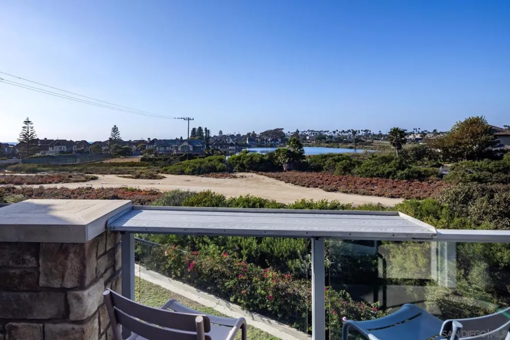 2351 Ocean St Carlsbad, CA 92008
