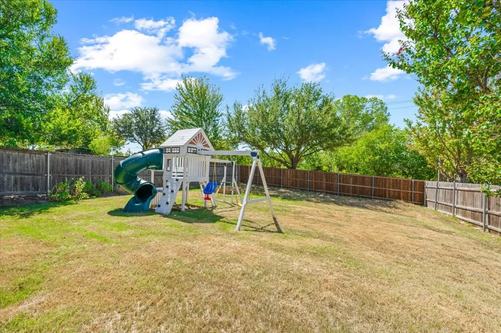 10437 Bradshaw Drive Fort Worth, TX 76108