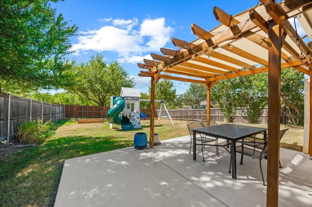 10437 Bradshaw Drive Fort Worth, TX 76108
