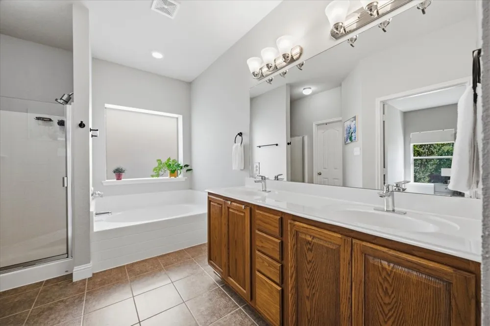 10437 Bradshaw Drive Fort Worth, TX 76108