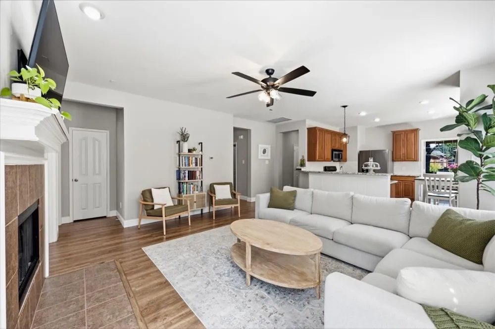 10437 Bradshaw Drive Fort Worth, TX 76108