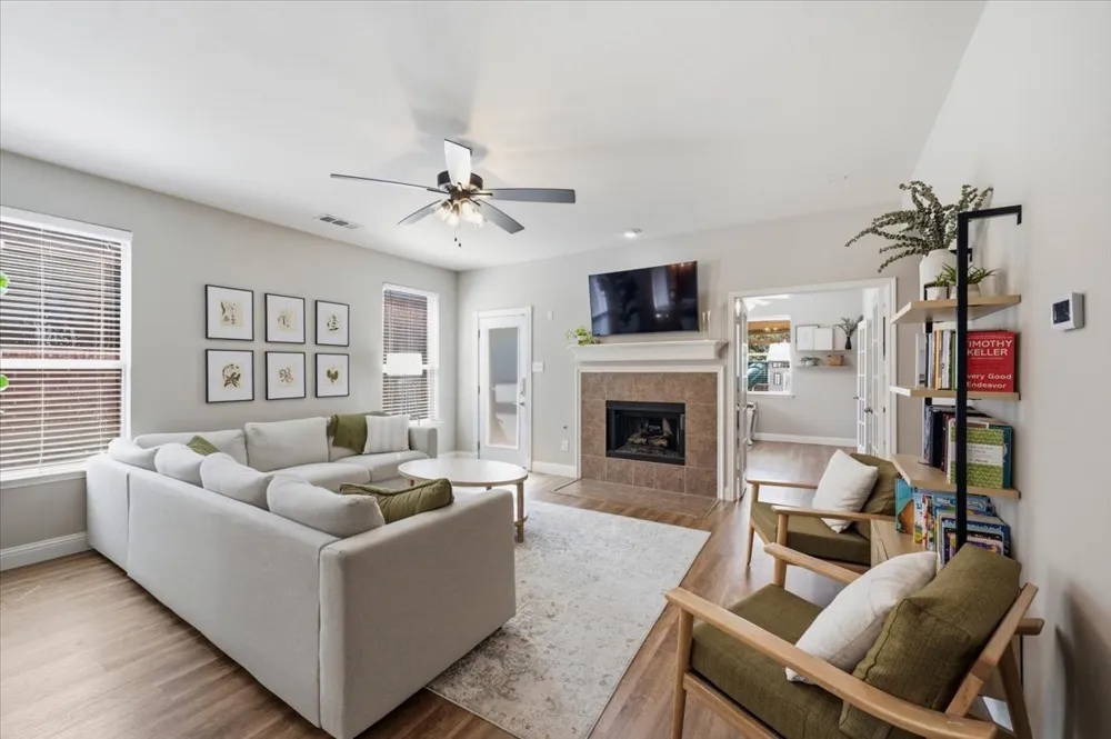 10437 Bradshaw Drive Fort Worth, TX 76108