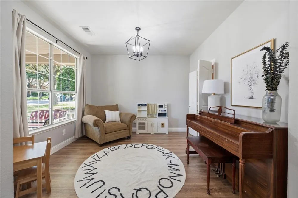 10437 Bradshaw Drive Fort Worth, TX 76108