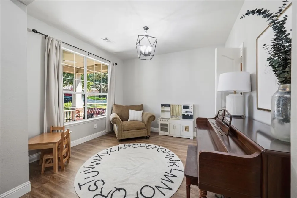10437 Bradshaw Drive Fort Worth, TX 76108