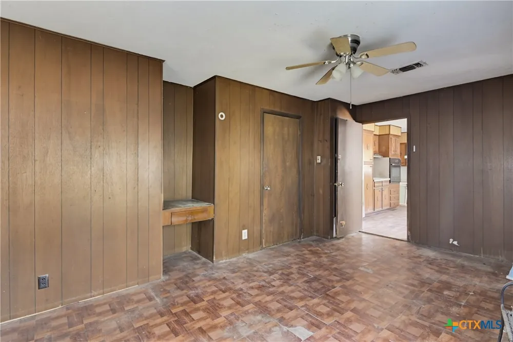 924 Lake Drive Seguin, TX 78155