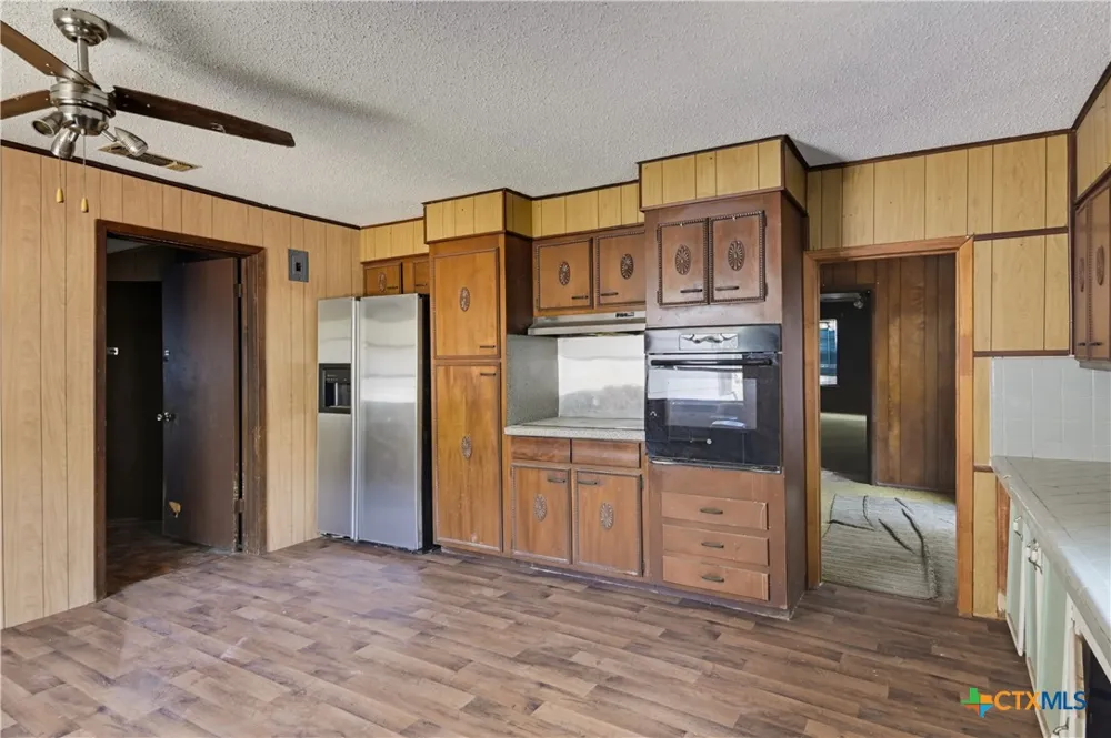 924 Lake Drive Seguin, TX 78155