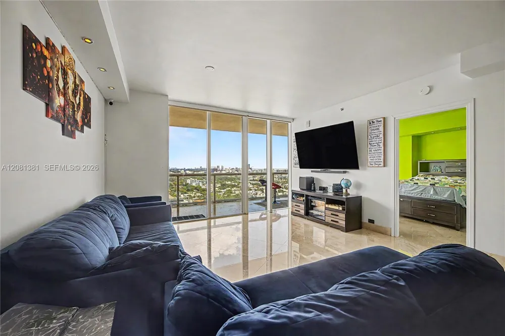 450 Alton Rd #2406 Miami Beach, FL 33139