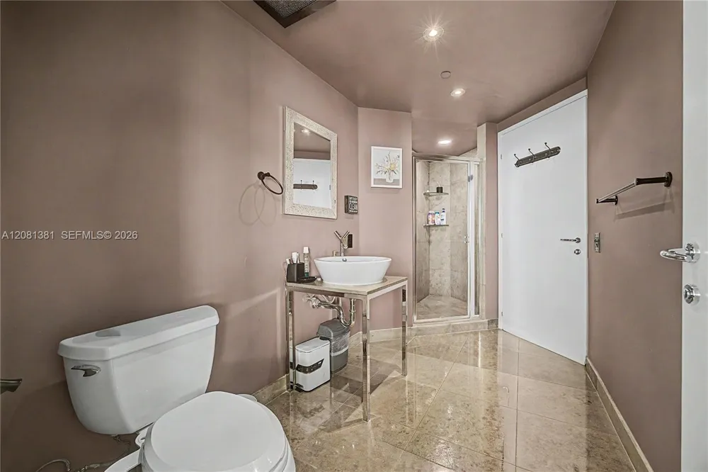 450 Alton Rd #2406 Miami Beach, FL 33139