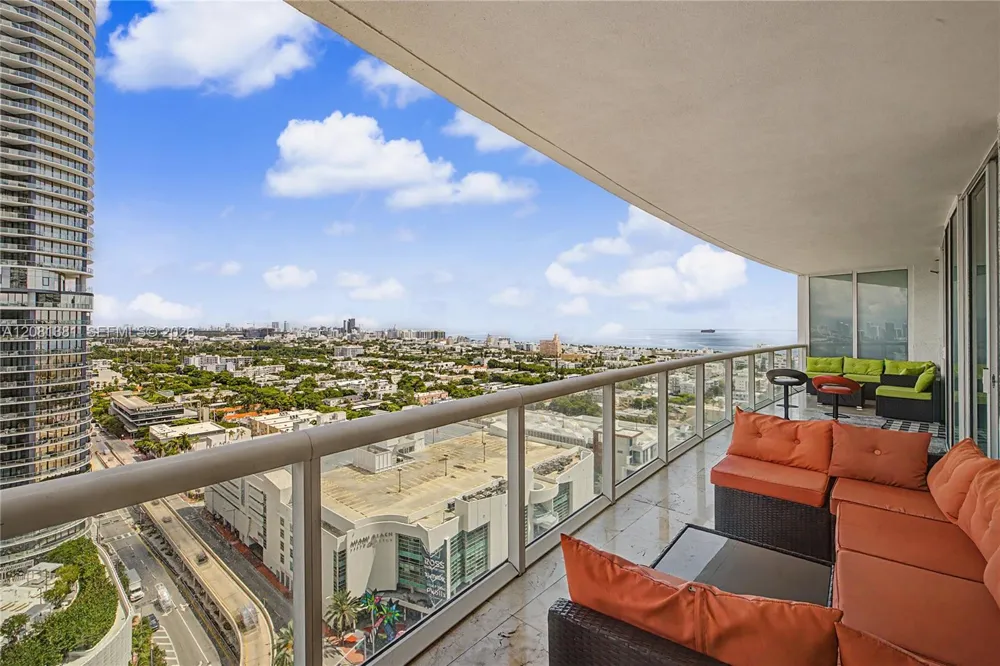 450 Alton Rd #2406 Miami Beach, FL 33139