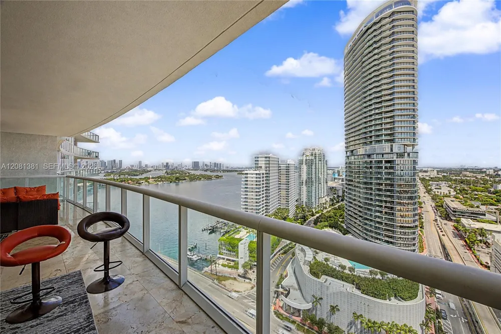 450 Alton Rd #2406 Miami Beach, FL 33139