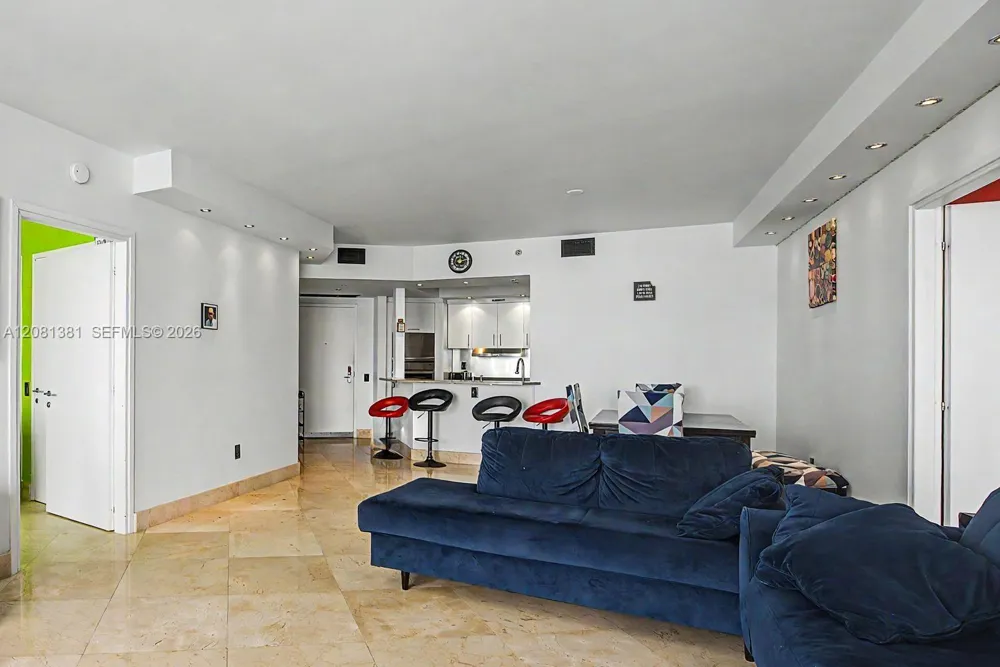 450 Alton Rd #2406 Miami Beach, FL 33139