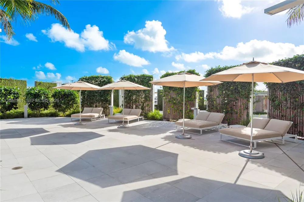 450 Alton Rd #2406 Miami Beach, FL 33139