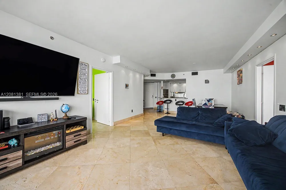 450 Alton Rd #2406 Miami Beach, FL 33139