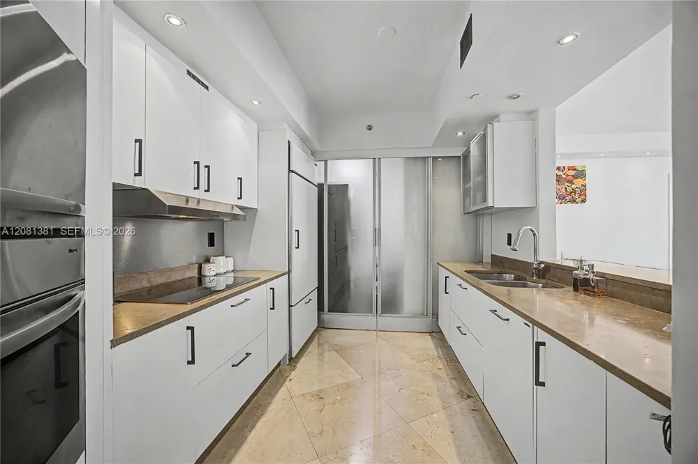 450 Alton Rd #2406 Miami Beach, FL 33139