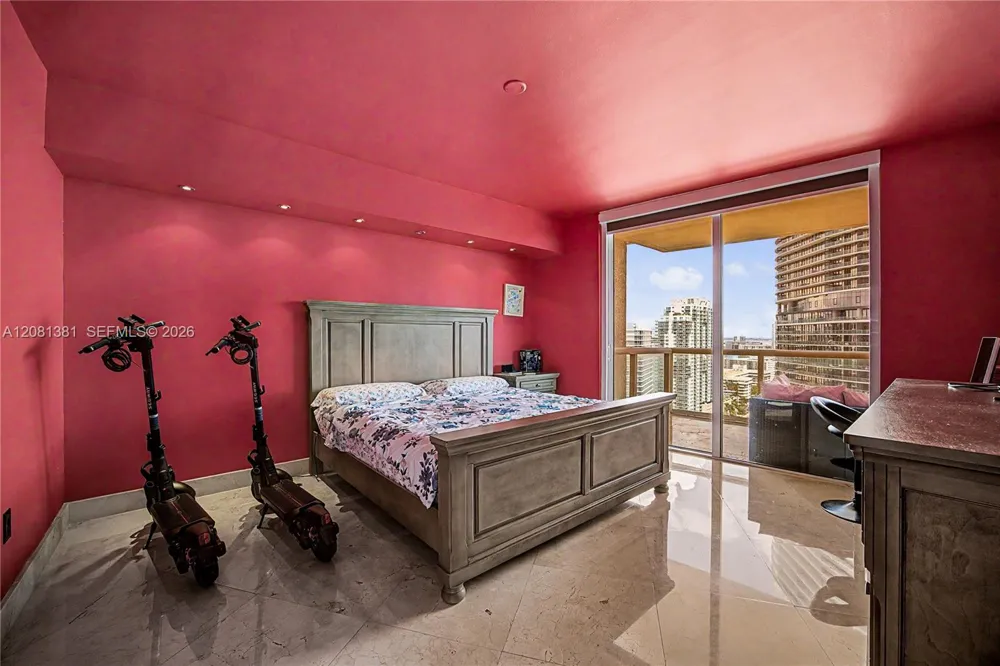 450 Alton Rd #2406 Miami Beach, FL 33139