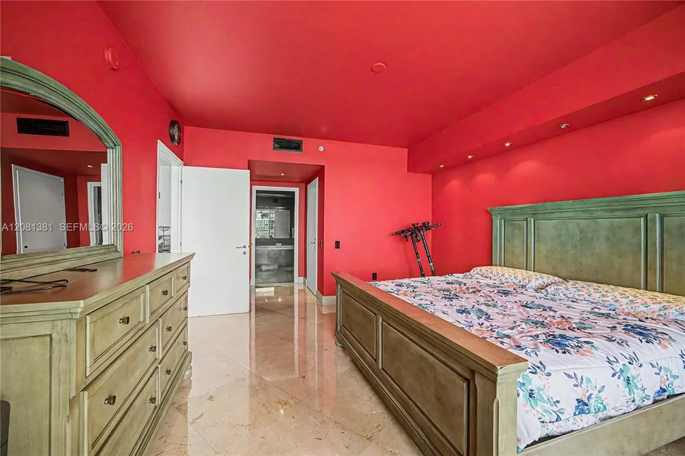 450 Alton Rd #2406 Miami Beach, FL 33139