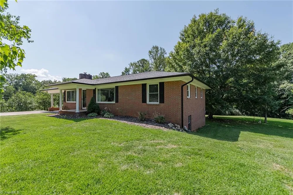1719 E Center Street Extension Lexington, NC 27292