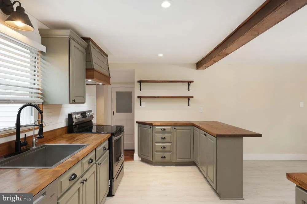 554 3RD STREET Hammonton, NJ 08037
