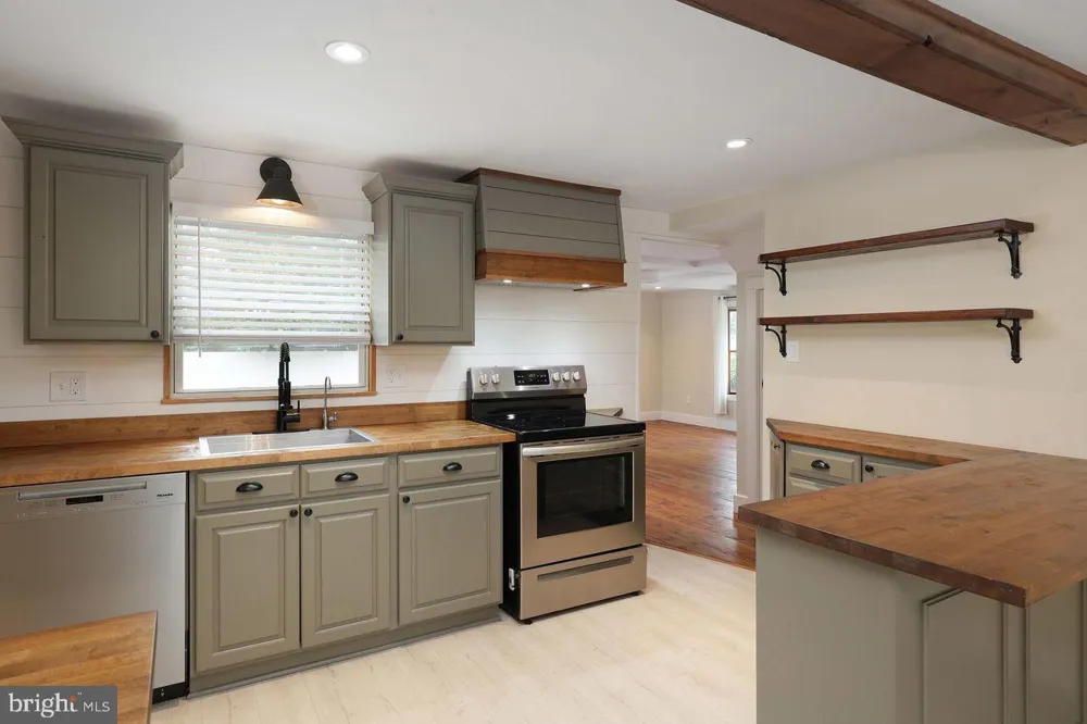 554 3RD STREET Hammonton, NJ 08037