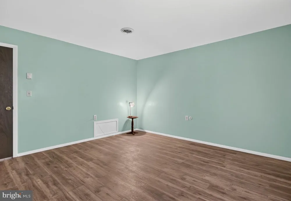104 DORCHESTER DRIVE Southampton, NJ 08088