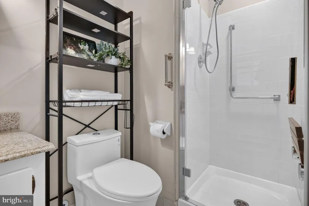 104 DORCHESTER DRIVE Southampton, NJ 08088