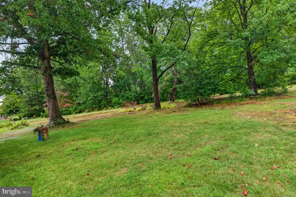 104 DORCHESTER DRIVE Southampton, NJ 08088