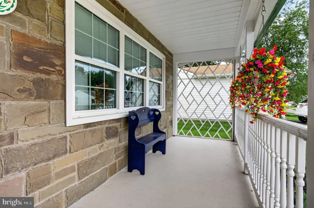 104 DORCHESTER DRIVE Southampton, NJ 08088