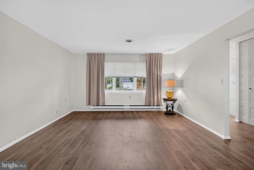 104 DORCHESTER DRIVE Southampton, NJ 08088