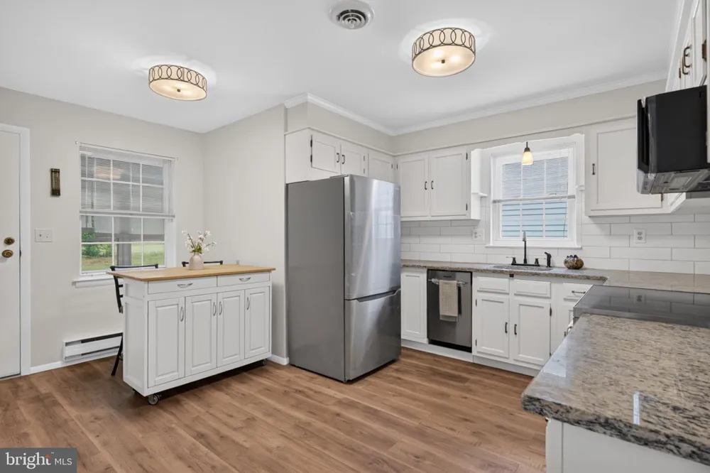 104 DORCHESTER DRIVE Southampton, NJ 08088