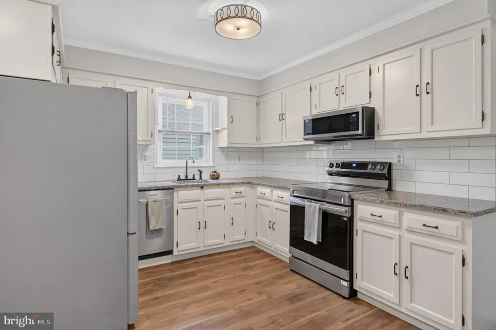 104 DORCHESTER DRIVE Southampton, NJ 08088