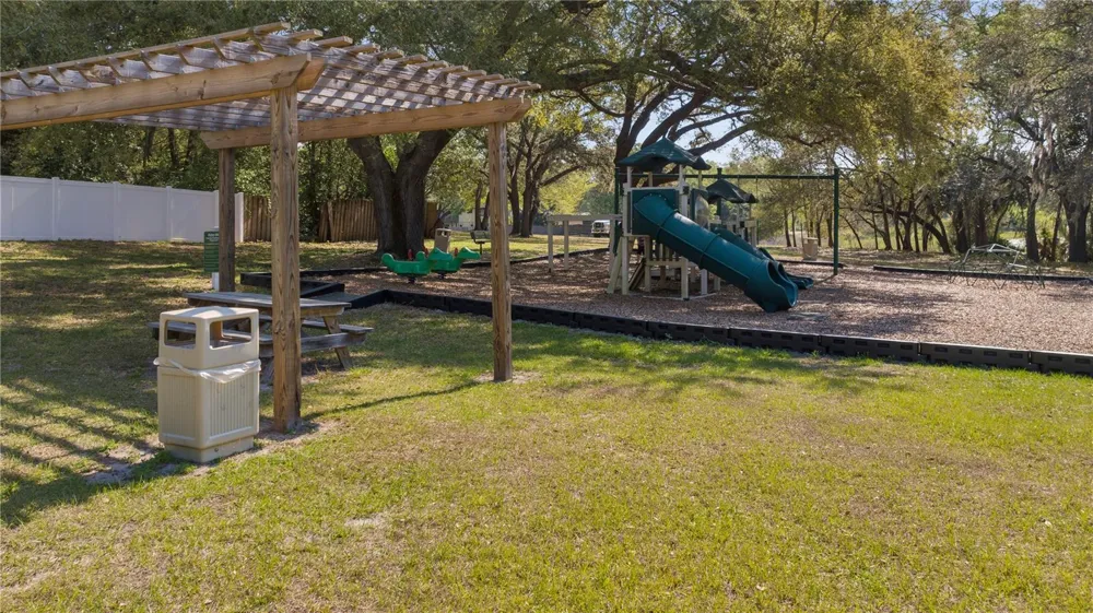 24 BAYRIDGE COURT Apopka, FL 32703
