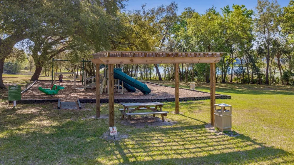 24 BAYRIDGE COURT Apopka, FL 32703