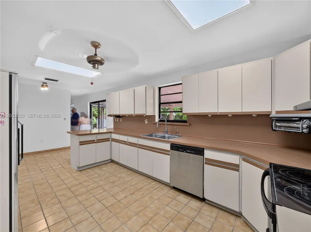 6240 SW 20th Ter Miami, FL 33155