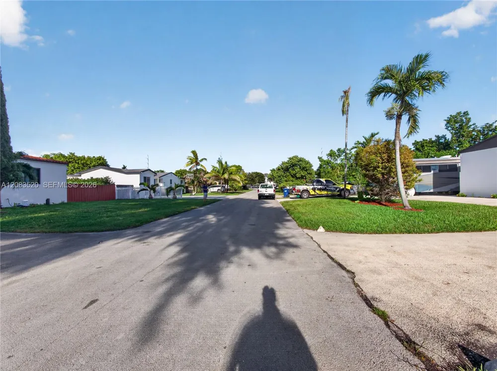 6240 SW 20th Ter Miami, FL 33155
