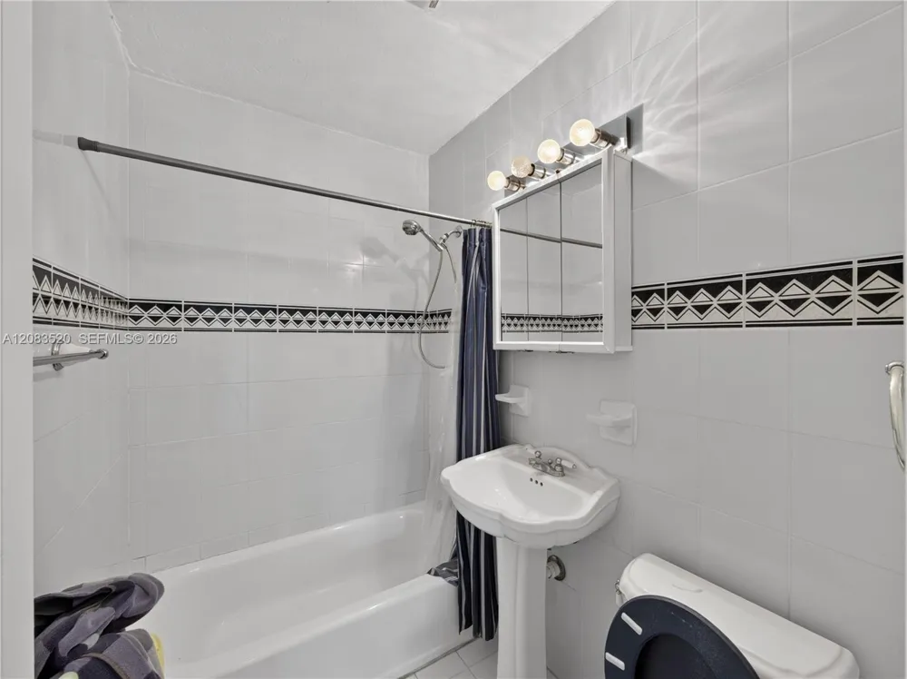 6240 SW 20th Ter Miami, FL 33155