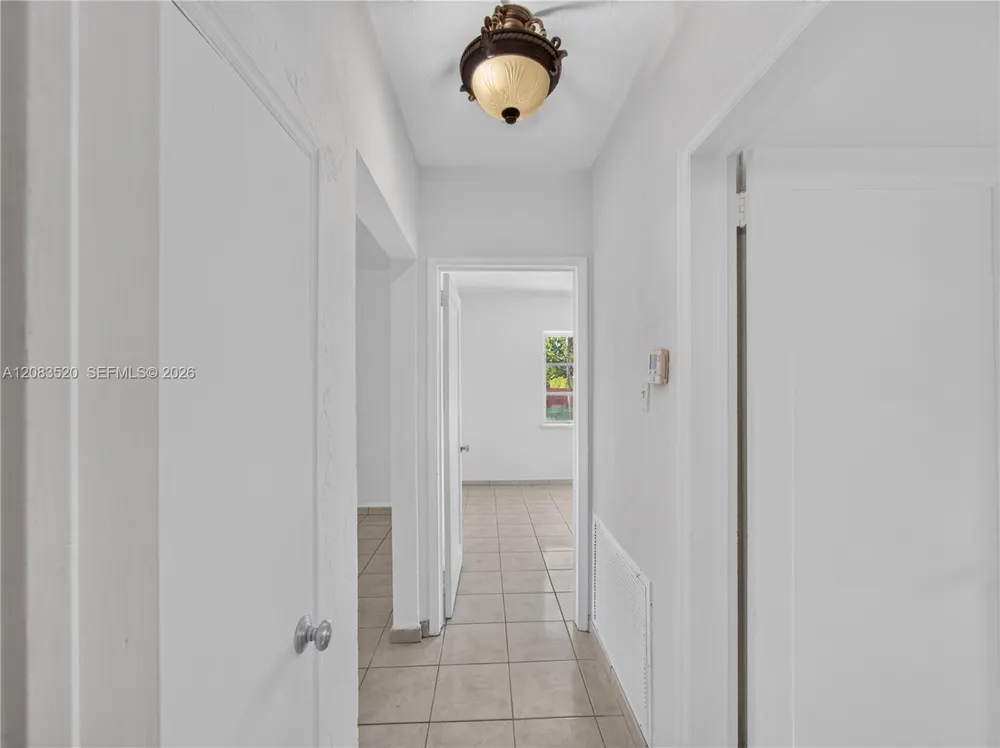 6240 SW 20th Ter Miami, FL 33155
