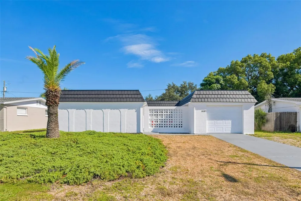 5137 MANOR DRIVE New Port Richey, FL 34652