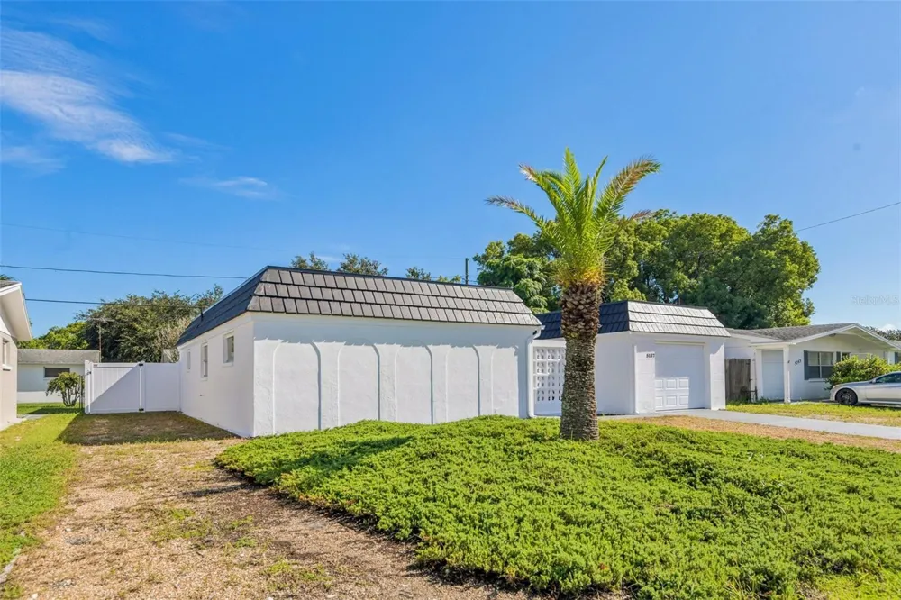 5137 MANOR DRIVE New Port Richey, FL 34652