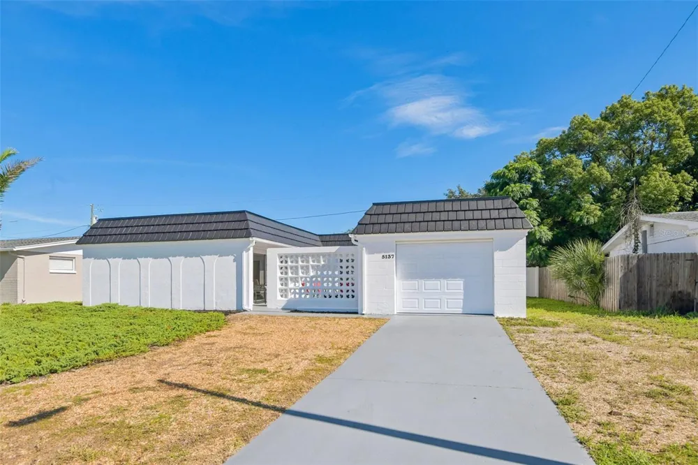 5137 MANOR DRIVE New Port Richey, FL 34652