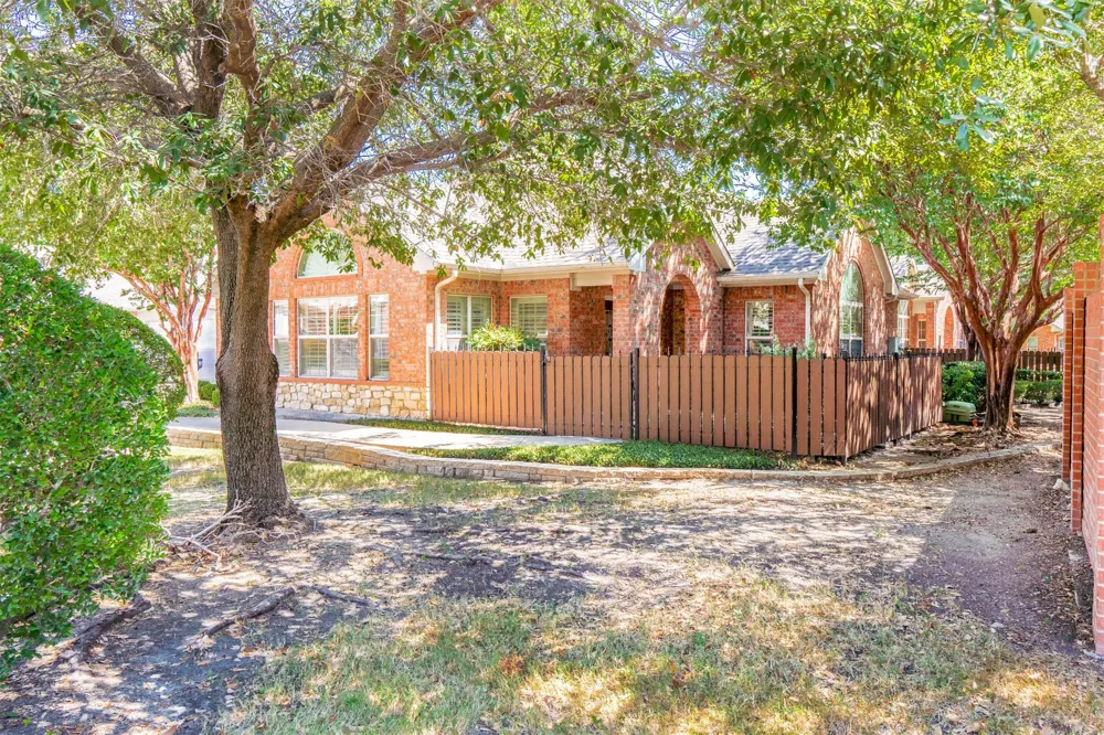 3241 Rosemeade Drive #2010 Fort Worth, TX 76116