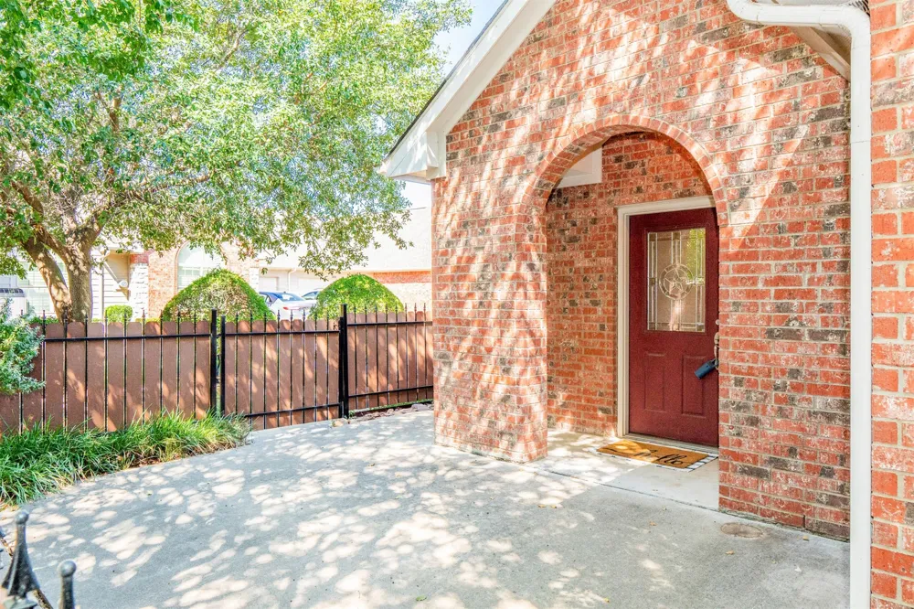 3241 Rosemeade Drive #2010 Fort Worth, TX 76116