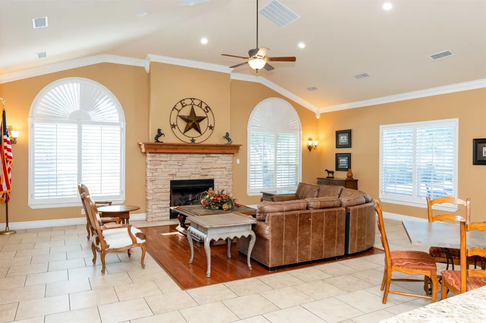 3241 Rosemeade Drive #2010 Fort Worth, TX 76116