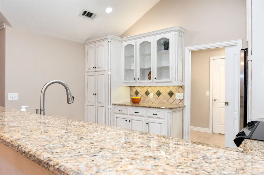 3241 Rosemeade Drive #2010 Fort Worth, TX 76116