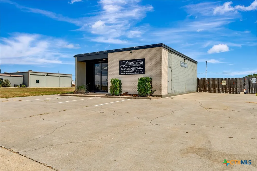 1508 Ben Jordan Street Victoria, TX 77901